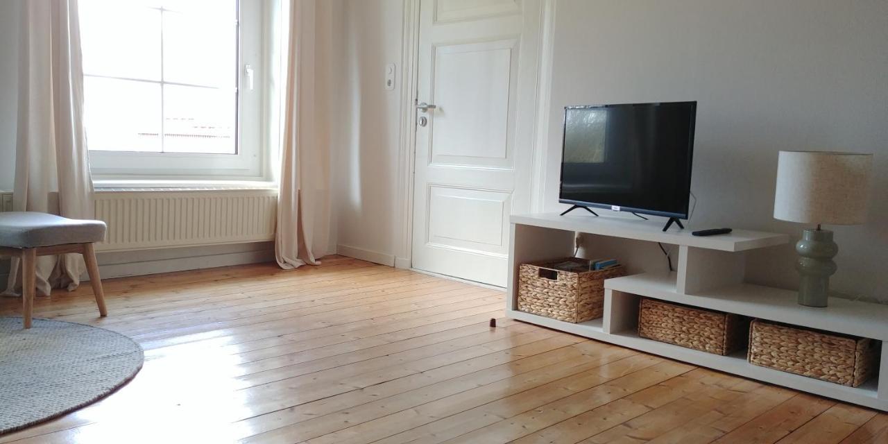 Apartment Im Idyllischen Gulfhof Krummhoern